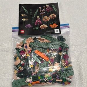 LEGO Botanical Collection - Green, Pink, Orange, Purple